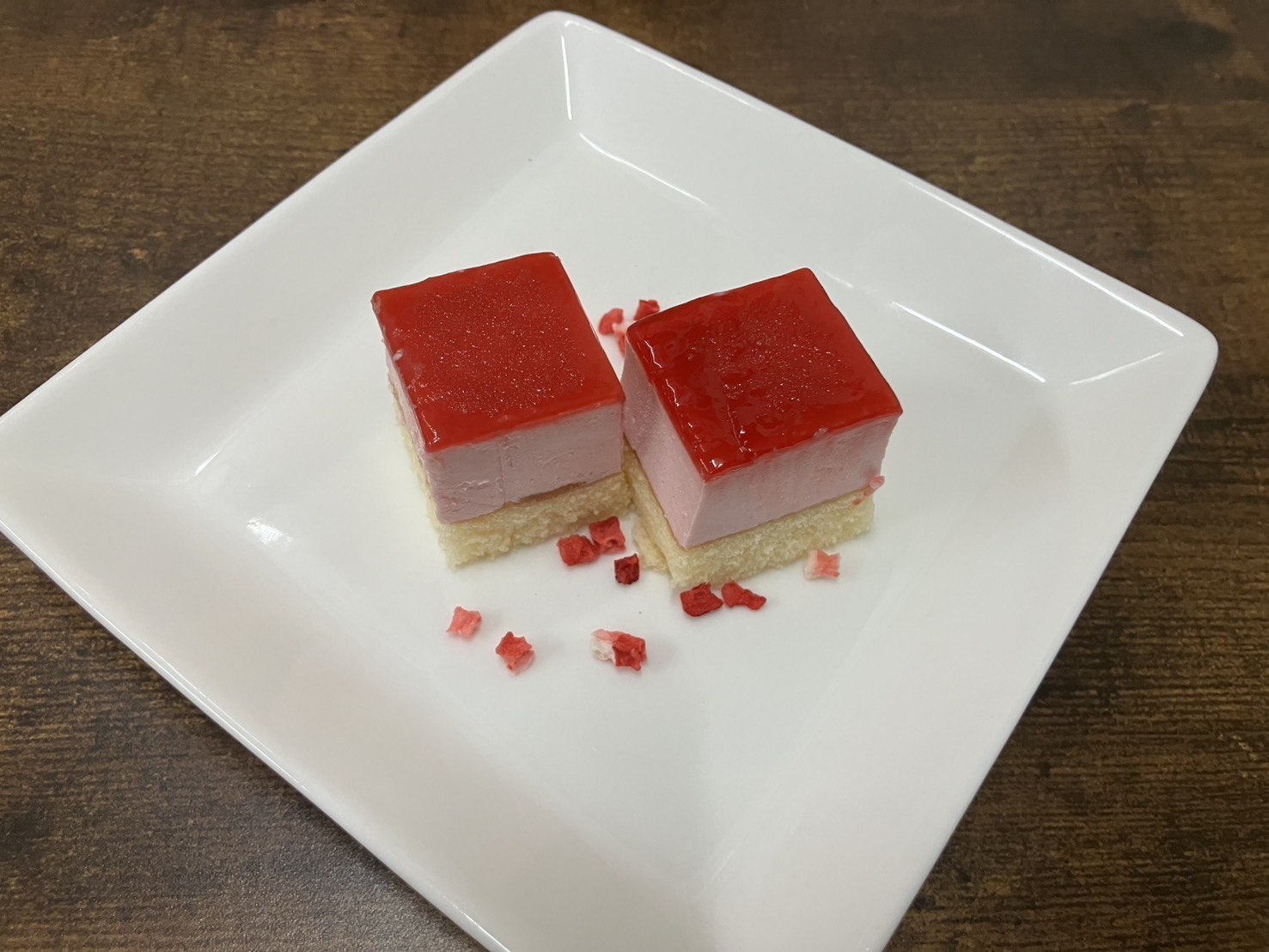 レアいちごケーキ